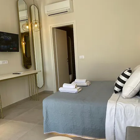 Selyna Fira (Santorini)